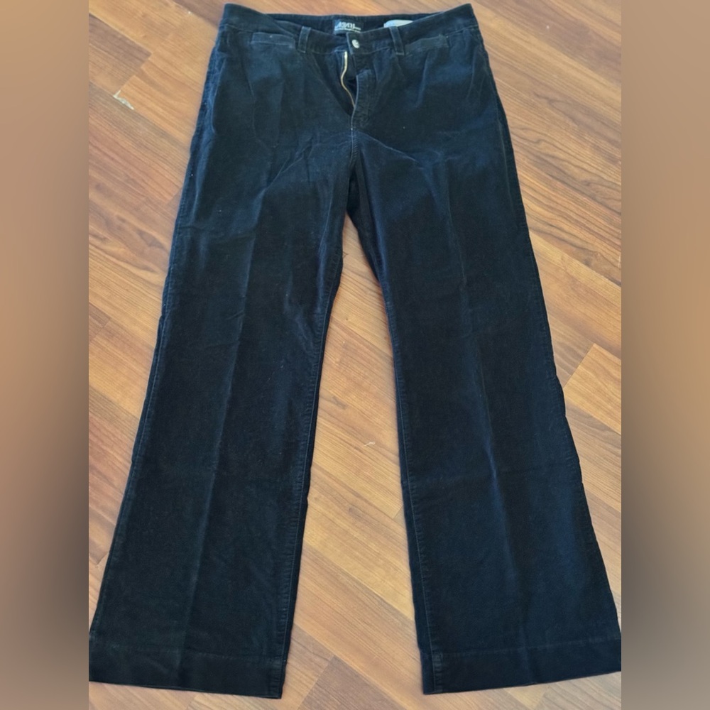 NOT YOUR DAUGHTER’S JEANS Classic Black Women's Jeans